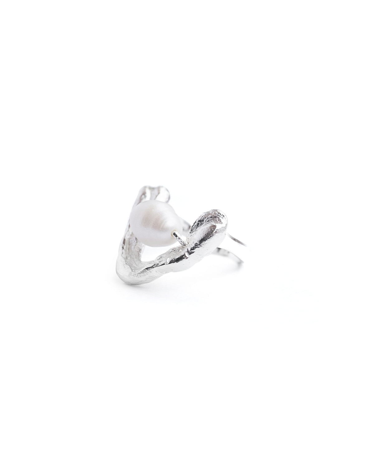 Anillo Aralia de Ferozza en bronce con baño de oro 24k y perla natural, de talla ajustable — vista 2