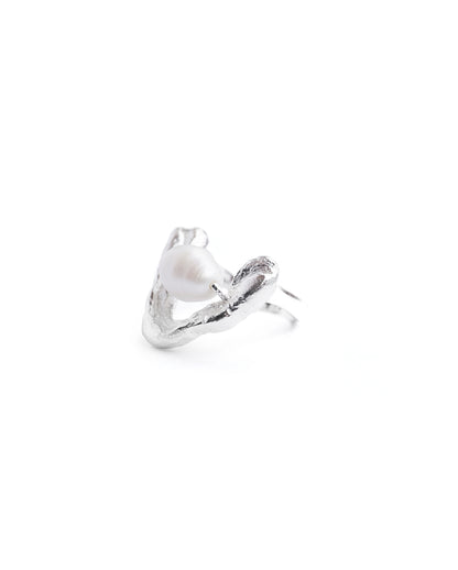 Anillo Aralia de Ferozza en bronce con baño de oro 24k y perla natural, de talla ajustable — vista 2
