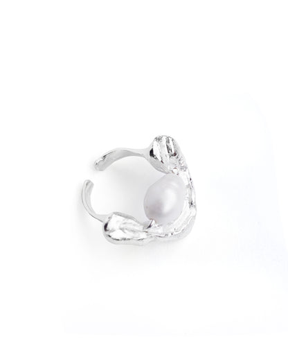 Anillo Aralia de Ferozza en bronce con baño de oro 24k y perla natural, de talla ajustable — vista 6