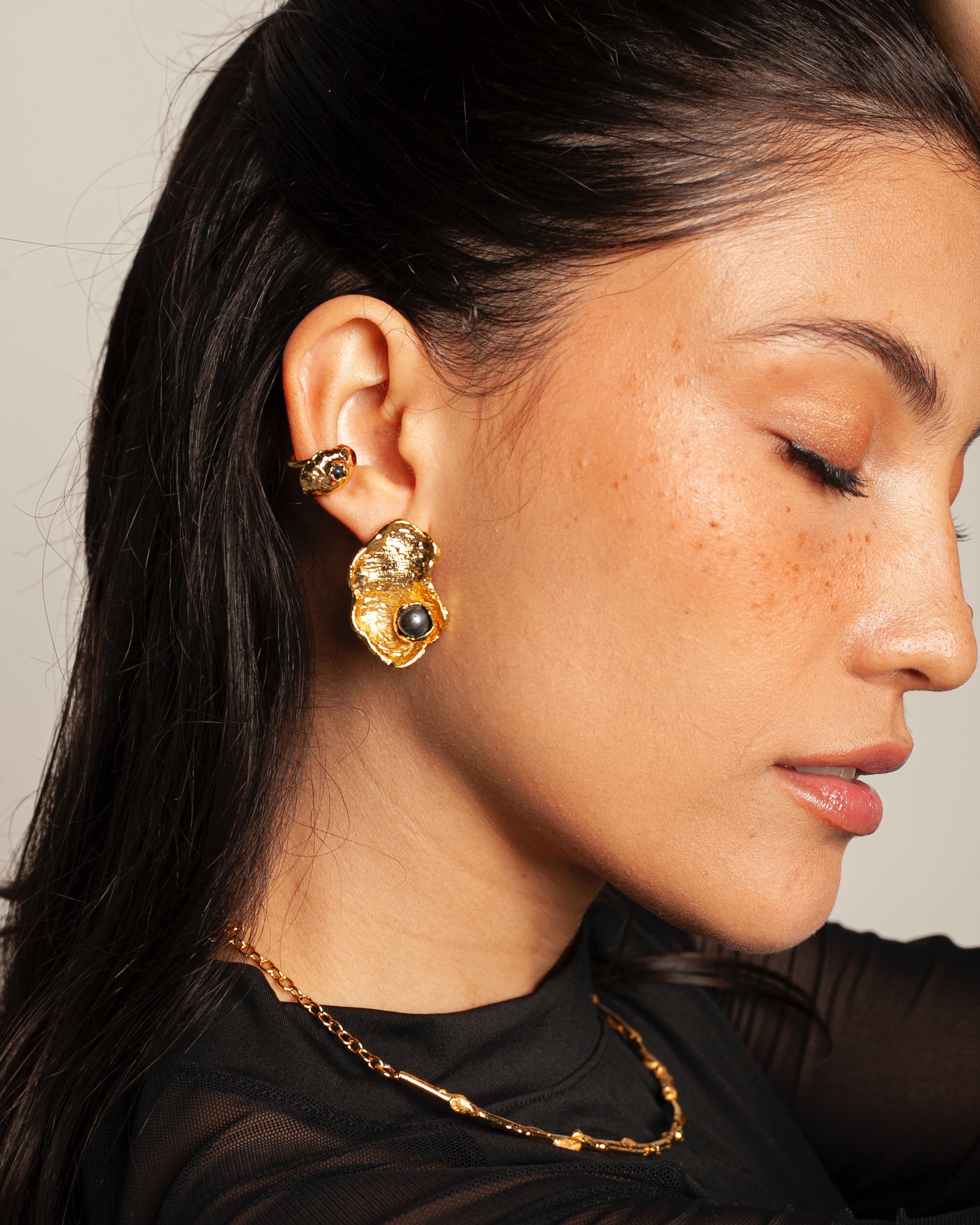 ARETES ALMA NEGRA GOLD