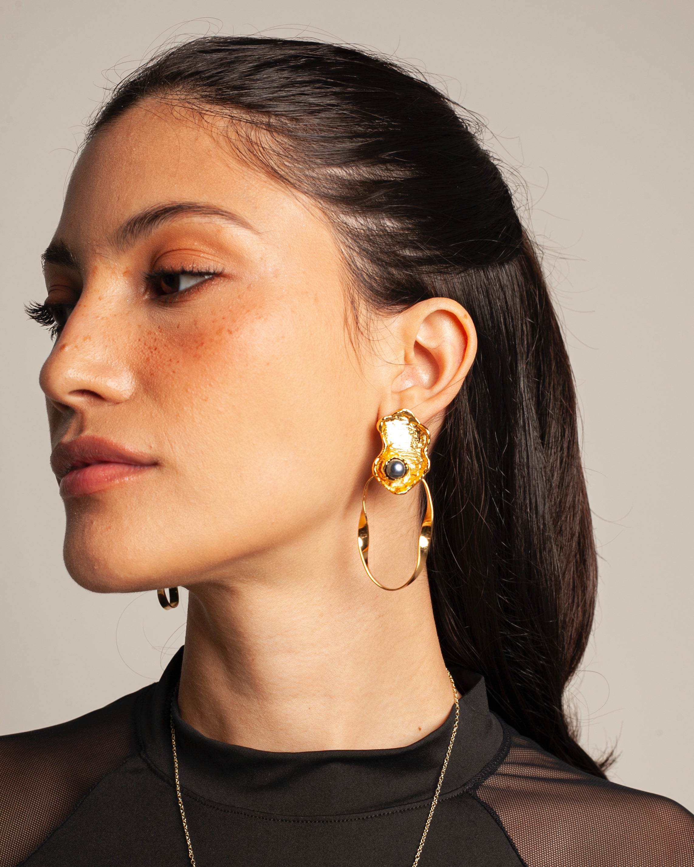 ARETES ALMA NEGRA GOLD