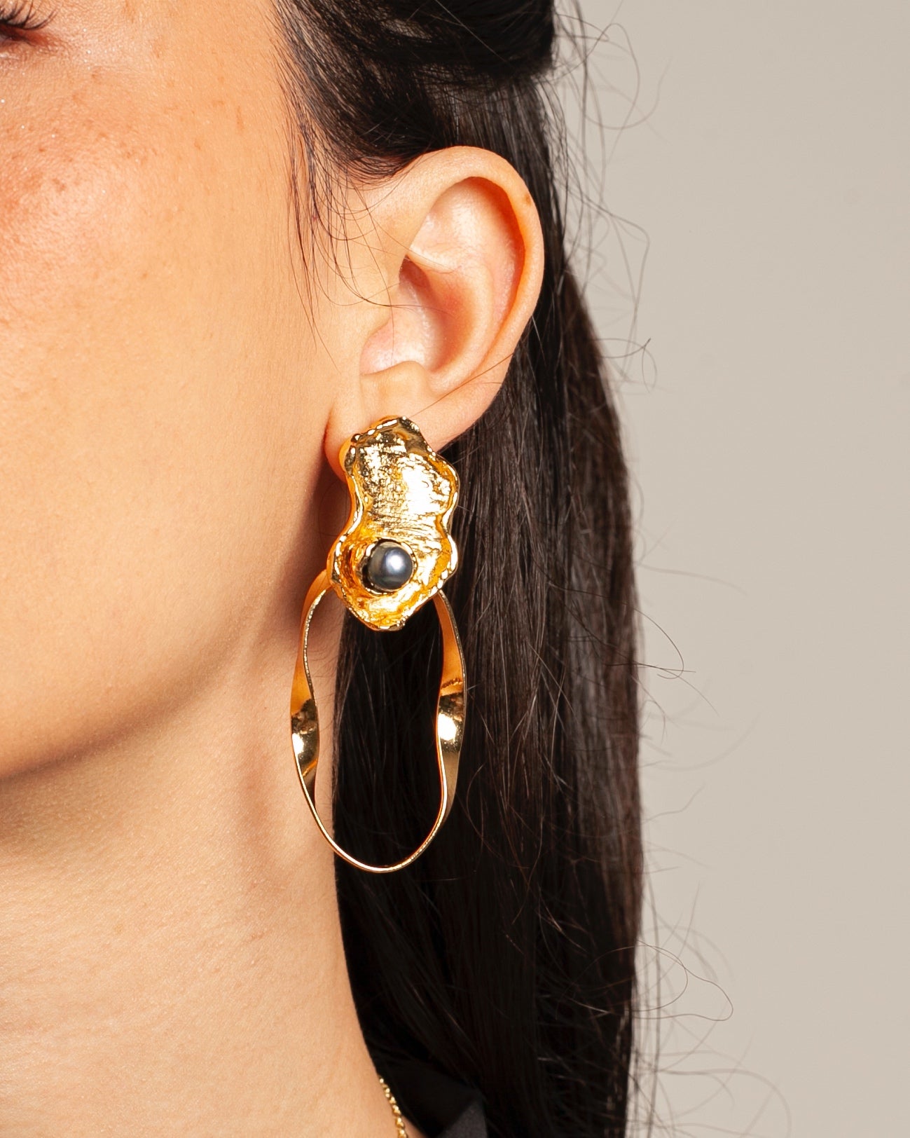 ARETES ALMA NEGRA GOLD