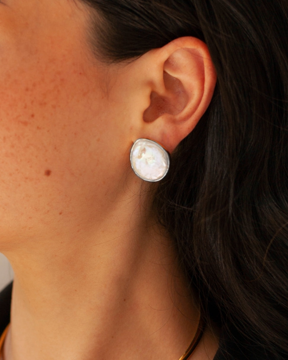 ARETES MADRE PERLA