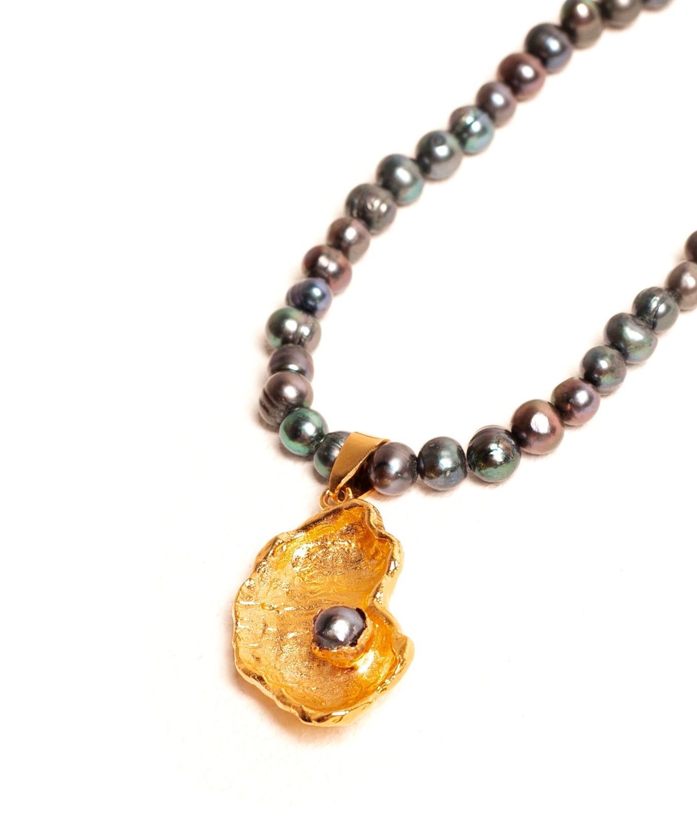 Collar Alma Negra Perlas de Ferozza, de perlas negras naturales sobre baño de oro 24k — vista 4