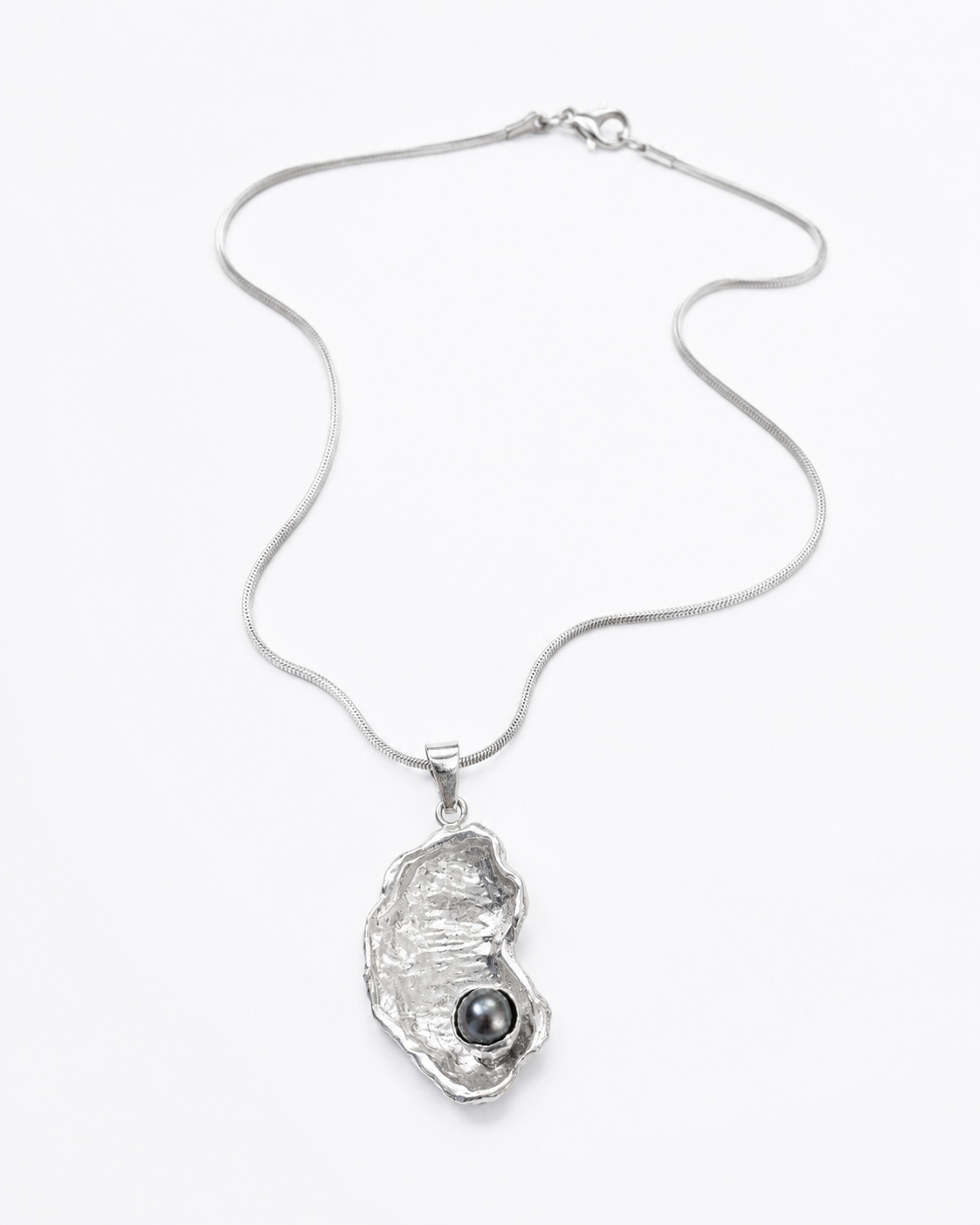 Collar Alma Negra de Ferozza, dije orgánico con perla negra natural — vista 2