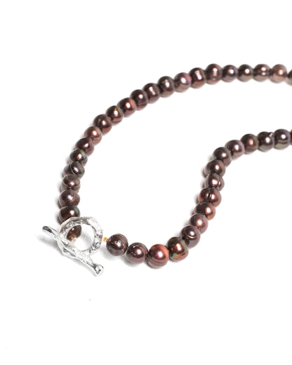 Collar Aura de Ferozza, de perlas naturales oscuras con broche reversible — vista 2
