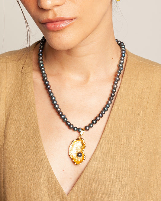 COLLAR ALMA NEGRA PERLAS