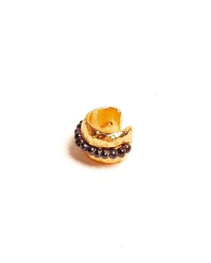 Earcuff Erea de Ferozza con piedras naturales oscuras y baño de oro 24k, sin perforación — vista 8