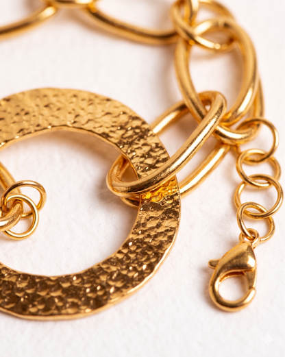 Collar Bruma de Ferozza en bronce con baño de oro 24k, de textura marcada — vista 8