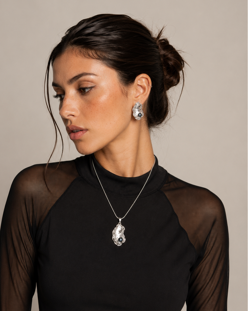 Collar Alma Negra de Ferozza, dije orgánico con perla negra natural — vista 7